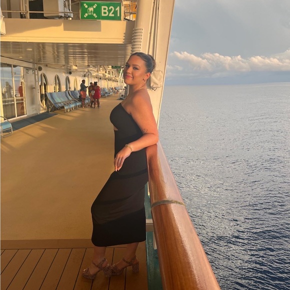 Meet your Posher, Trinity - Picture 1 of 1